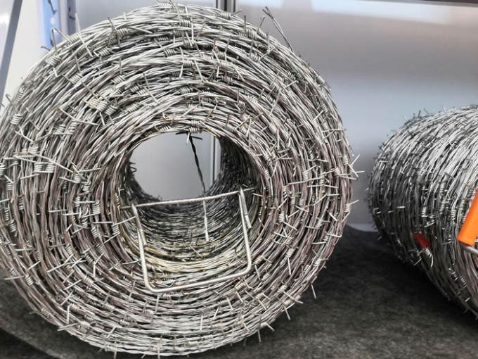 4 извив двойника колючей проволоки стренг пункта 2 электрический гальванизированный 0