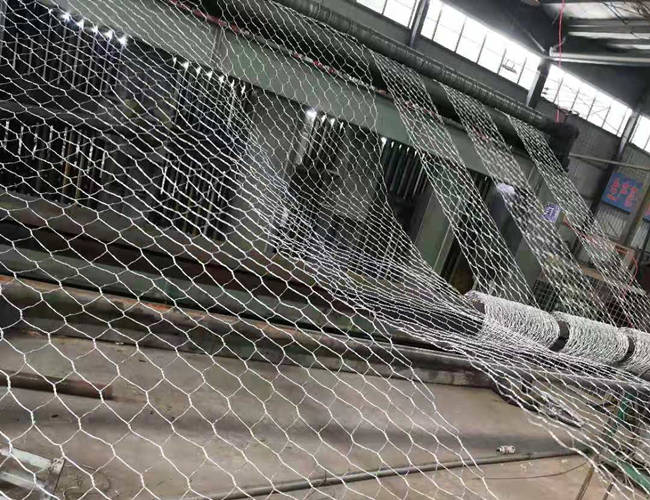 Сетка Bunnings коробки OEM 100×120mm горячая окунутая гальванизированная Gabion сплетя 0