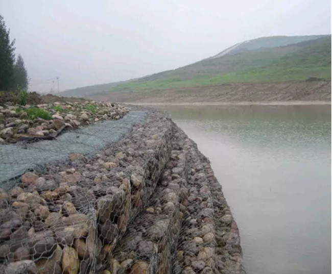 Усиленная коробка сетки Galfan Gabion для удерживания земли и предохранения от крутого склона 3