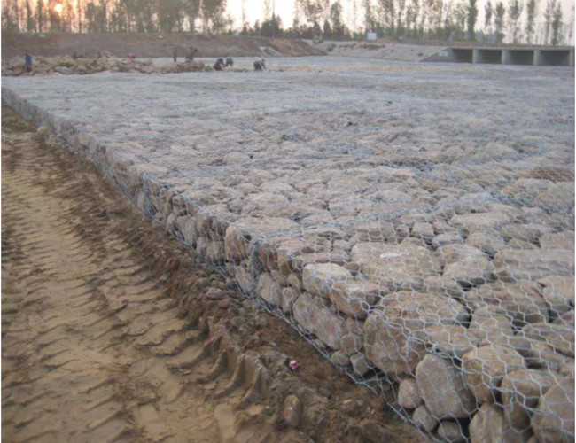 Pvc коробки 0.5m сплетенный максимумом гальванизированный Gabion покрыл подкрепление запруды 2